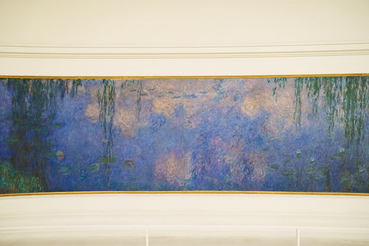 Dive into Monet’s World: The Beauty of “Les Nymphéas”